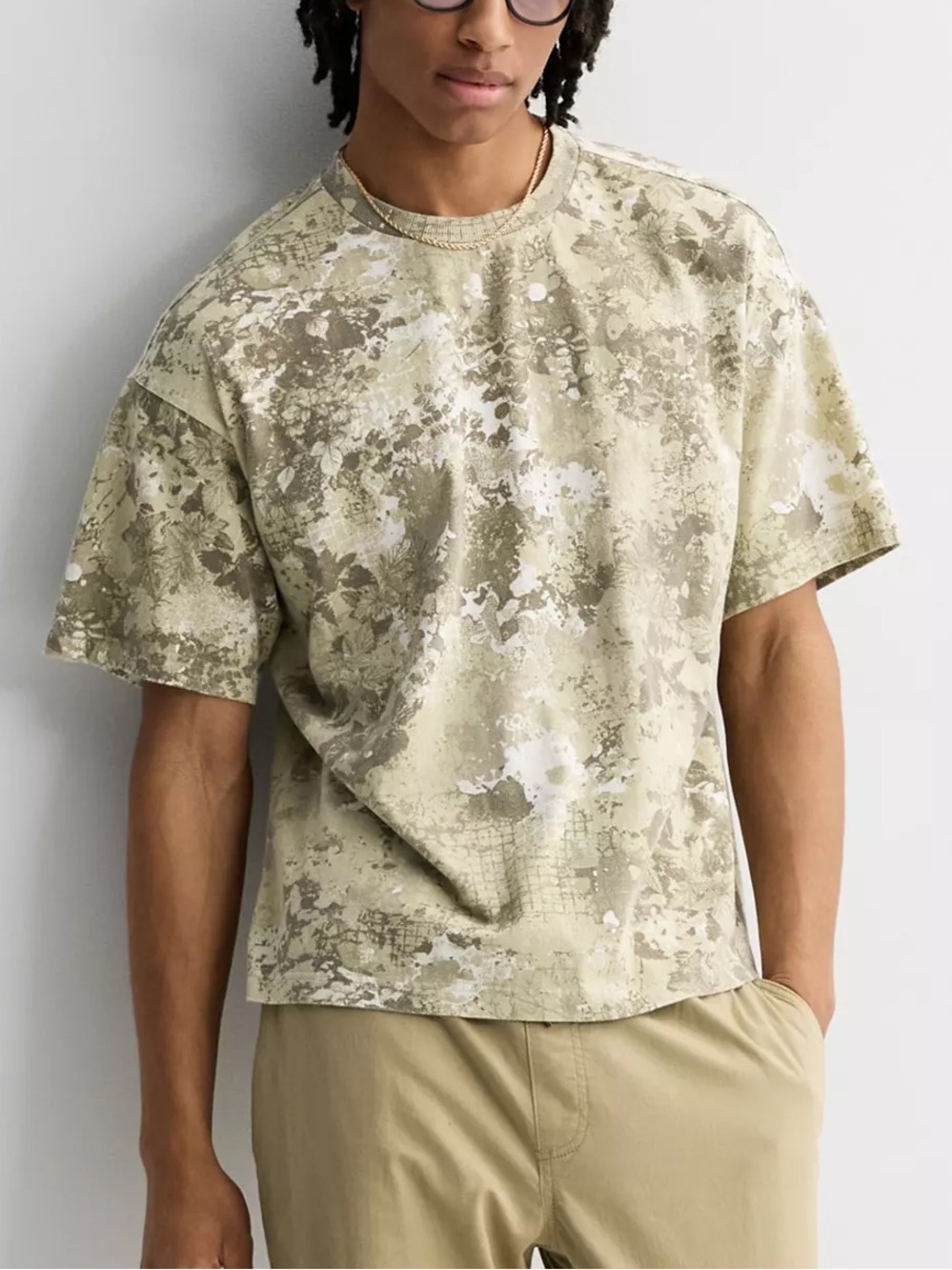 Hollywood The Jean People Men’s Short Sleeve Camo Print Top